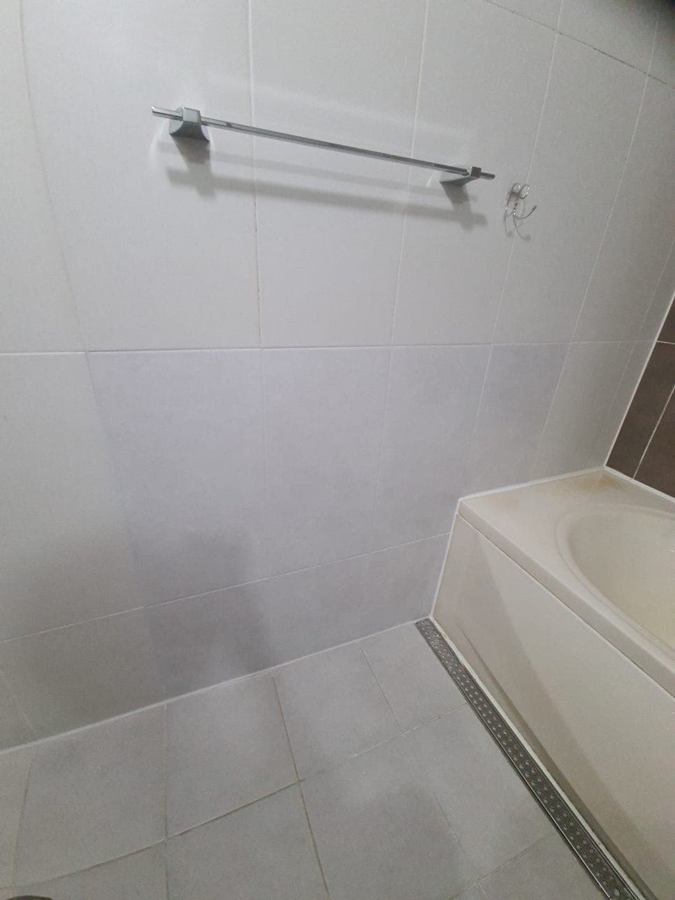 용인 화장실 벽타일 교체, 들뜸과 깨짐 부분만 골라서